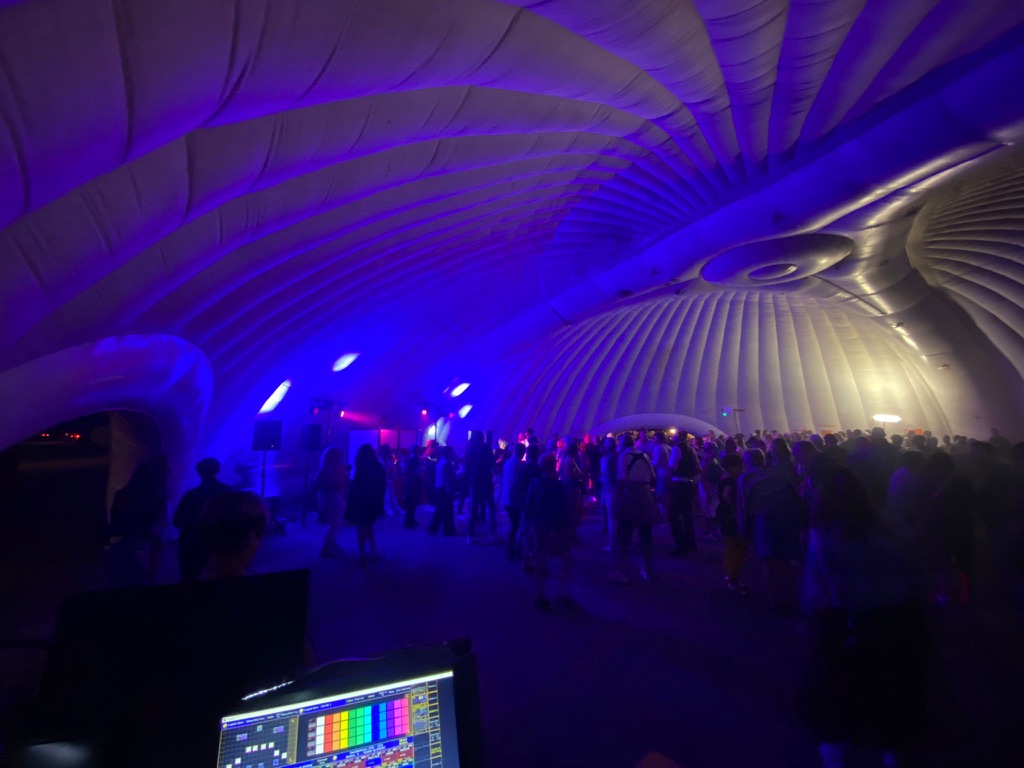 Une ambiance à partager — photo Chatycov Events